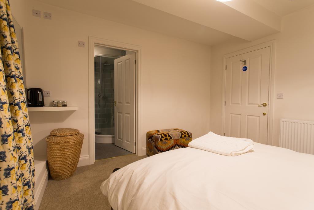 The Holford Arms 3*